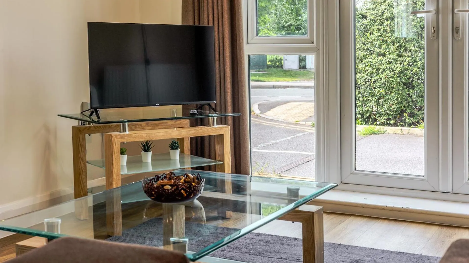 Cosy 2Br Flat With Patio, Heathrow 5 Mins Away Apartment Stanwell United Kingdom